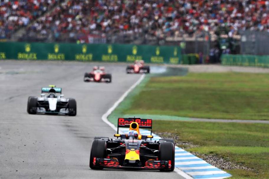 La Red Bull di Daniel Ricciardo durante la gara. Getty